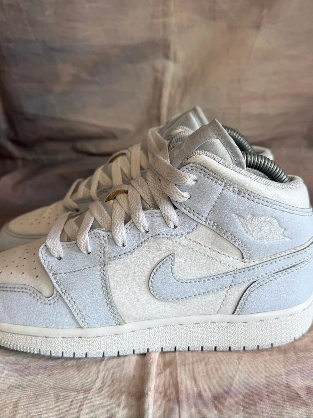 Nike Air Jordan 1 Mid size 4.5Y